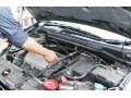 エンジンオイル漏れの主な原因と対処法！修理費用やパッキン交換法
