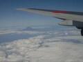 機内から富士山の写真を撮る