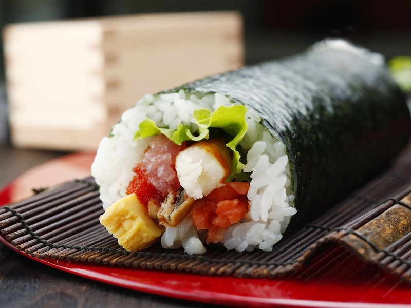 恵方巻きの方角は？2025年節分はいつ？由来・食べ方のルールを知り開運！