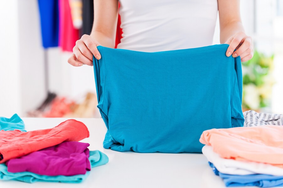 ハンガーにかけない方がいい服は？たたむ衣類とたたまない衣類の区別