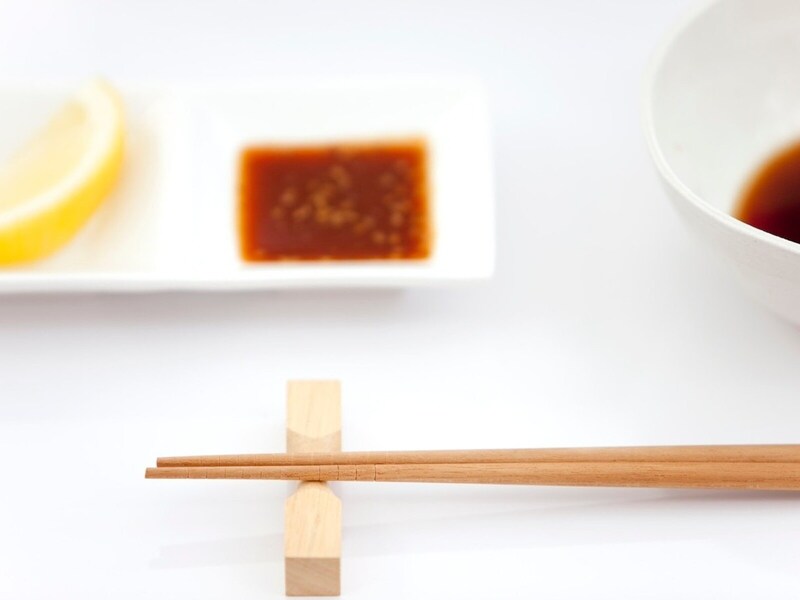 箸の上げ下ろし作法はこれでバッチリ！ 早く身に付くポイントは“箸置き”