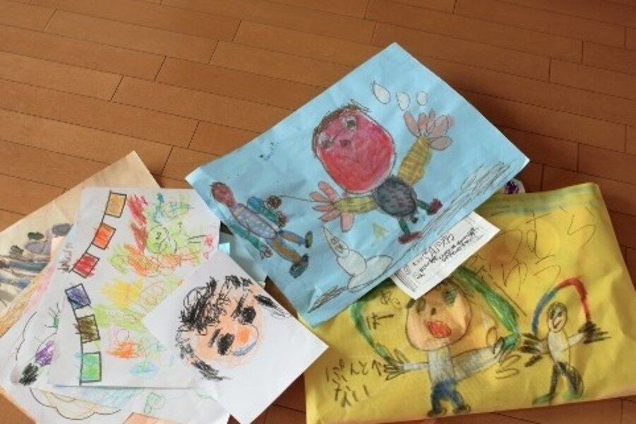 子どもが持ち帰った作品や学用品どうする？ ミニマリストの対処法