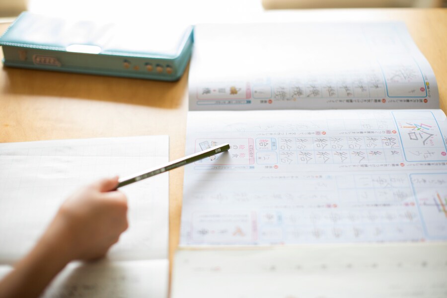 漢字練習の宿題が苦手な子ども……反復練習以外の漢字学習のコツとは
