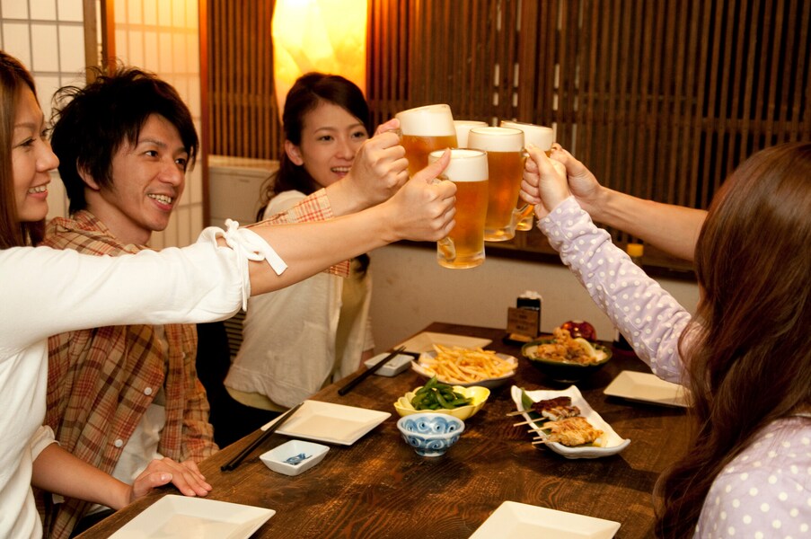 付き合うと「金運が上がる友達」と「金運が下がる友達」とは？