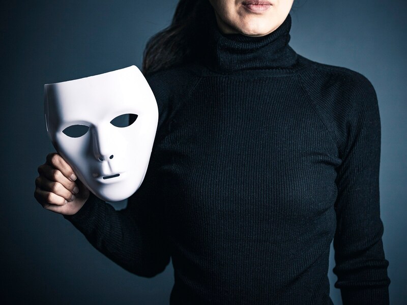 料理嫌いなのに「レシピください」と義母にこびる。“仮面”をつけて生きる45歳女性の「葛藤と転機」