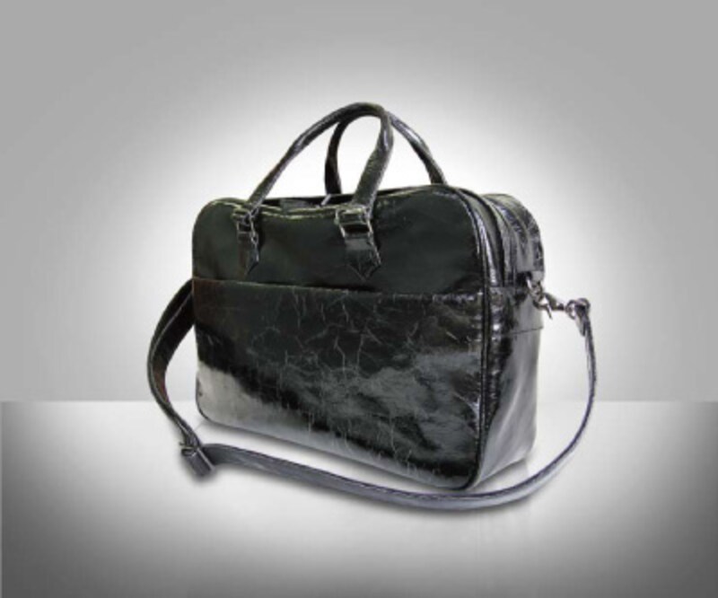 Enevare goat(山羊)革のバッグ ¥85,050(税込)