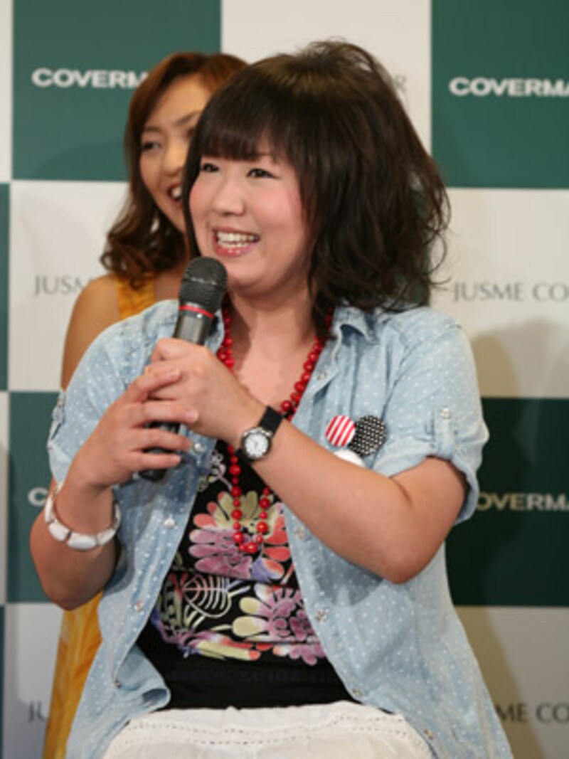 アジアンの馬場園さんもイエローベース。ネックレスの赤がイエローベースの色みなので、お顔の印象が華やいでみえます。