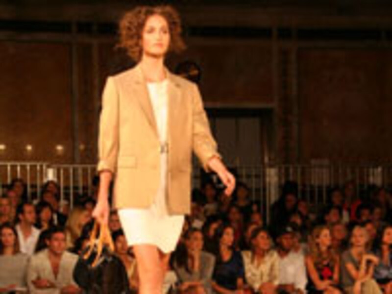 新しい!ジャケット+ワンピの着こなし術