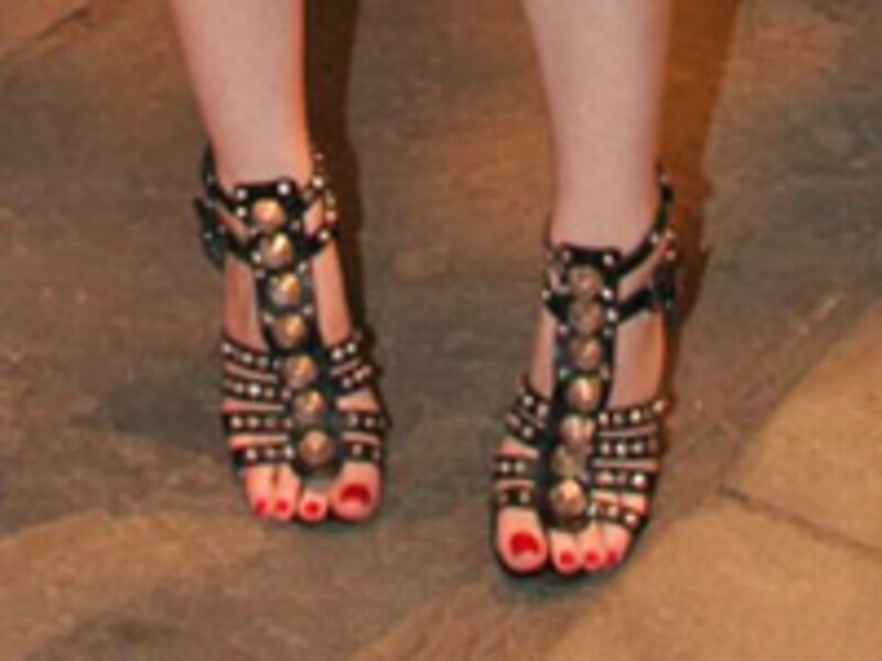 足首セクシー!グラディエーター美人に変身