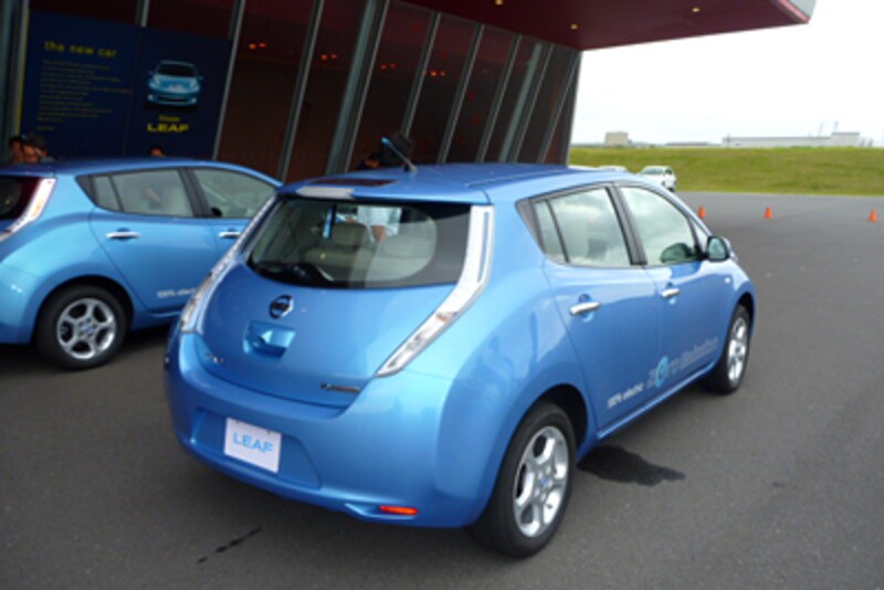 日産リーフ