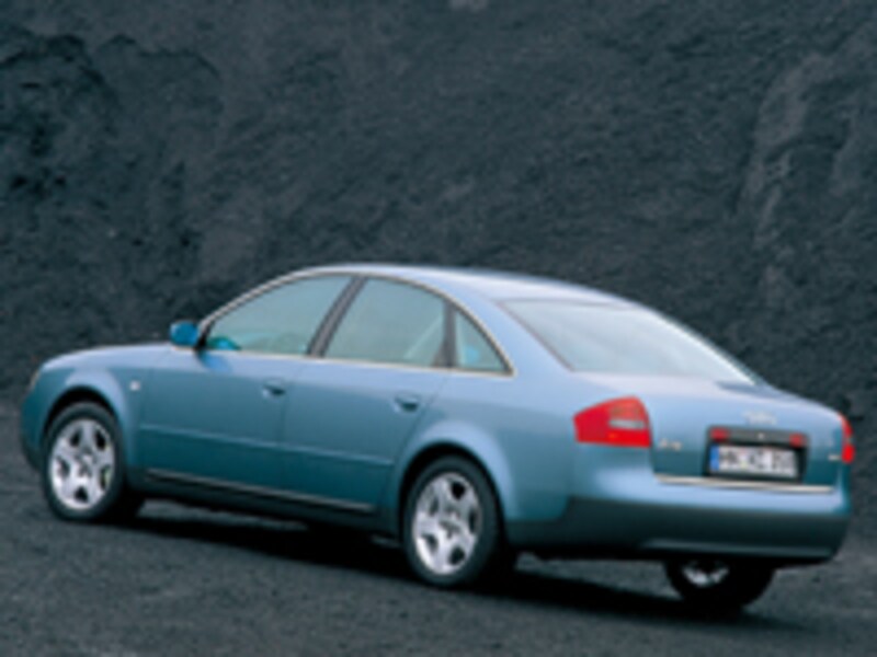 アウディA6 リア