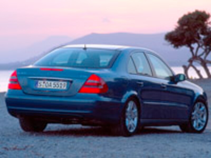 M・ベンツ Eクラスセダン E320 CDI アバンギャルドS リア