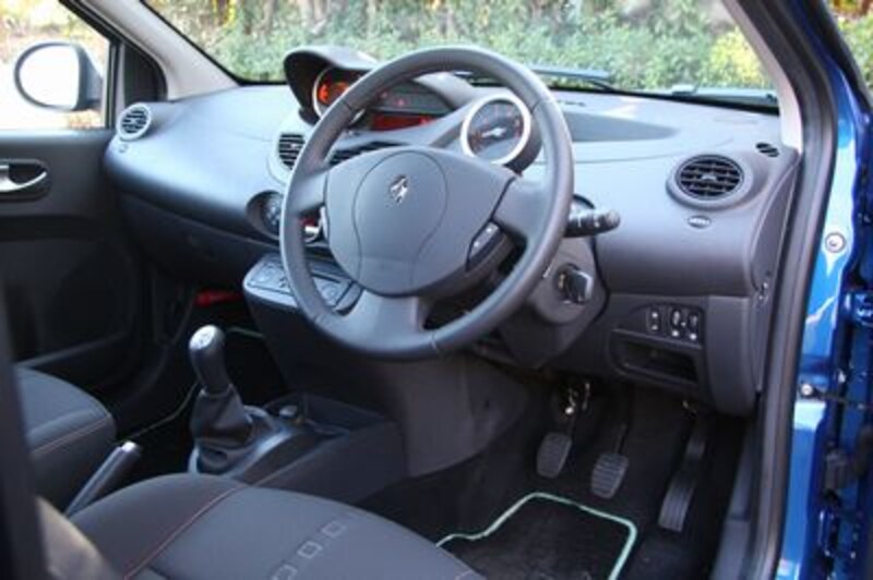 ルノートゥインゴ