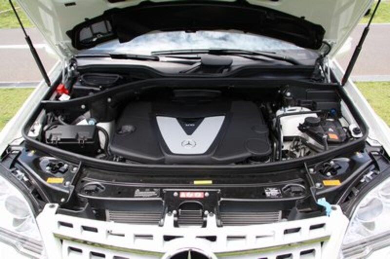 M・ベンツML350ブルーテック 4マチック