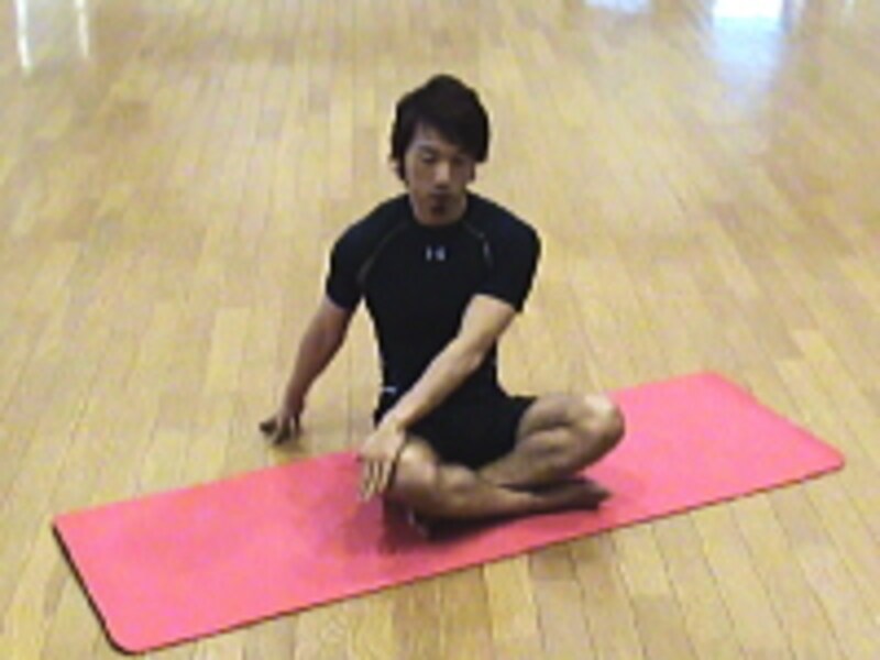 ねじりポーズ手順2