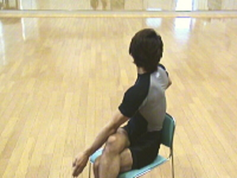 腰ストレッチ手順4