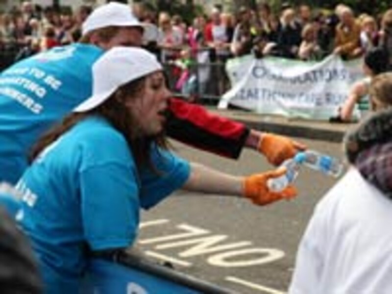 給水はボトルウォーター。スポーツドリンクは見かけなかった