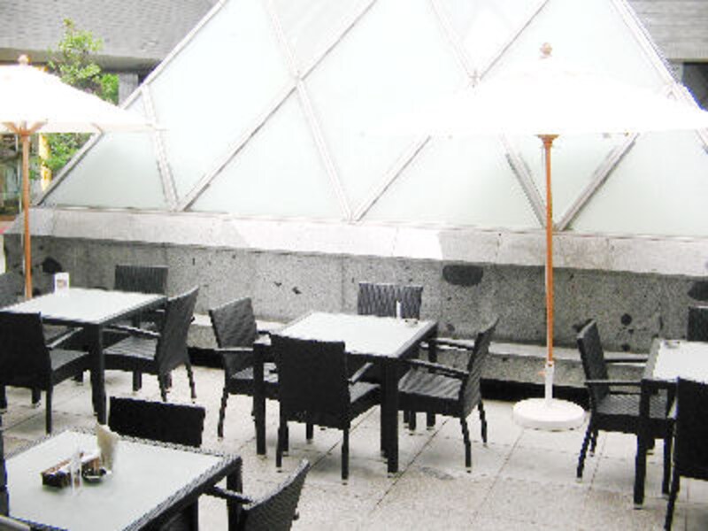 秋の夜長はテラス席!