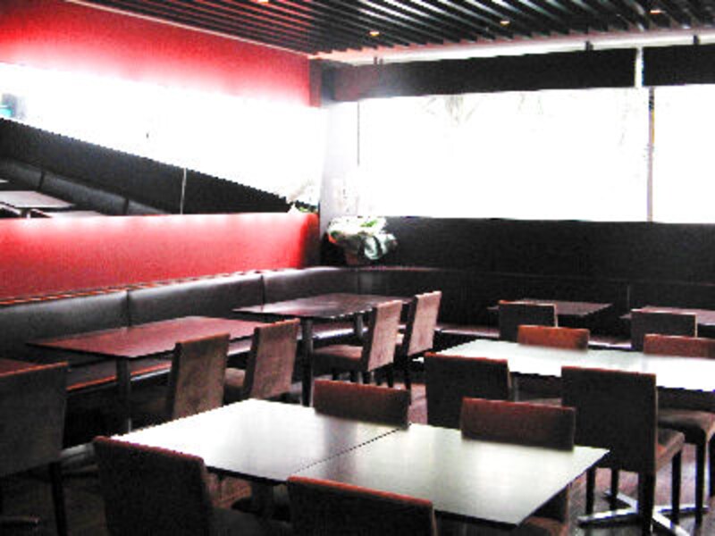 秋の夜長はテラス席!