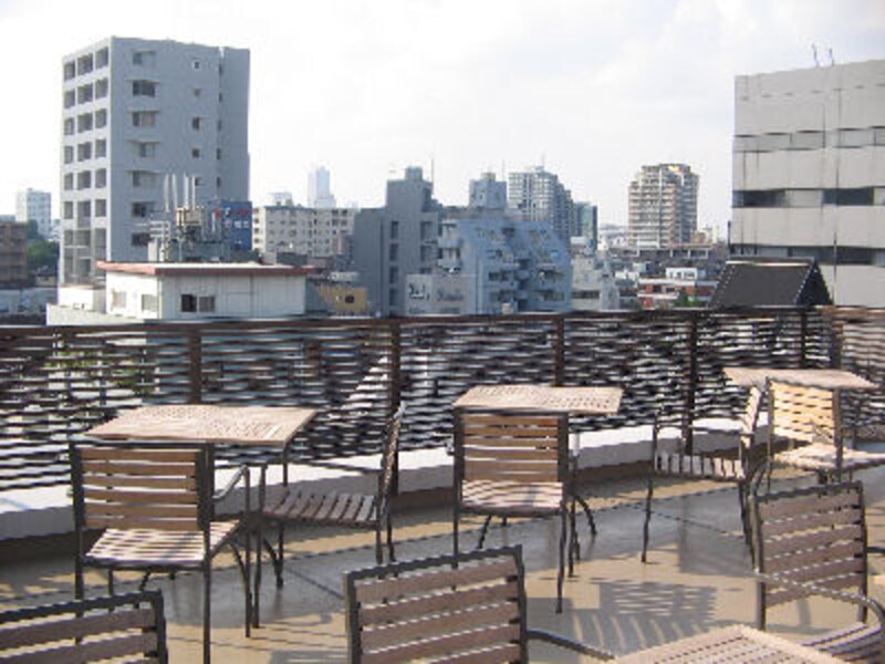 秋の夜長はテラス席!