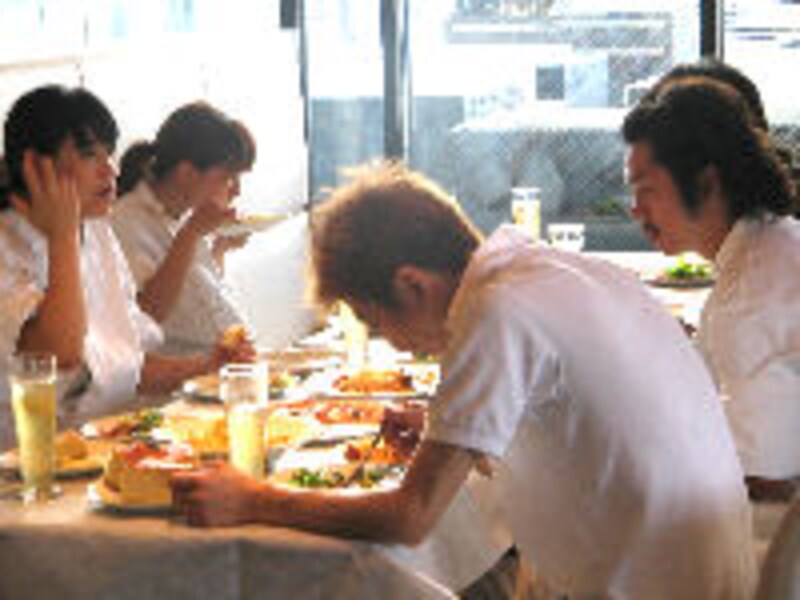 秋の夜長はテラス席!