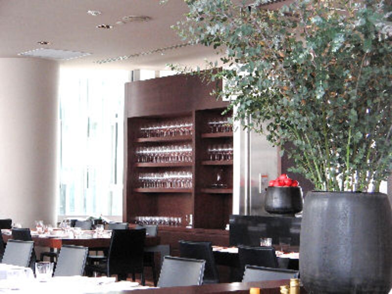 TWO ROOMS GRILL | BAR