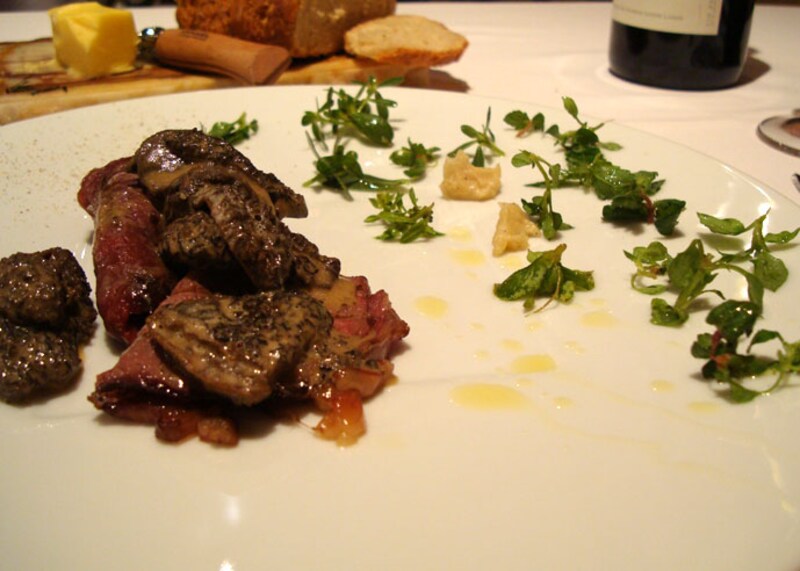 メインの肉料理