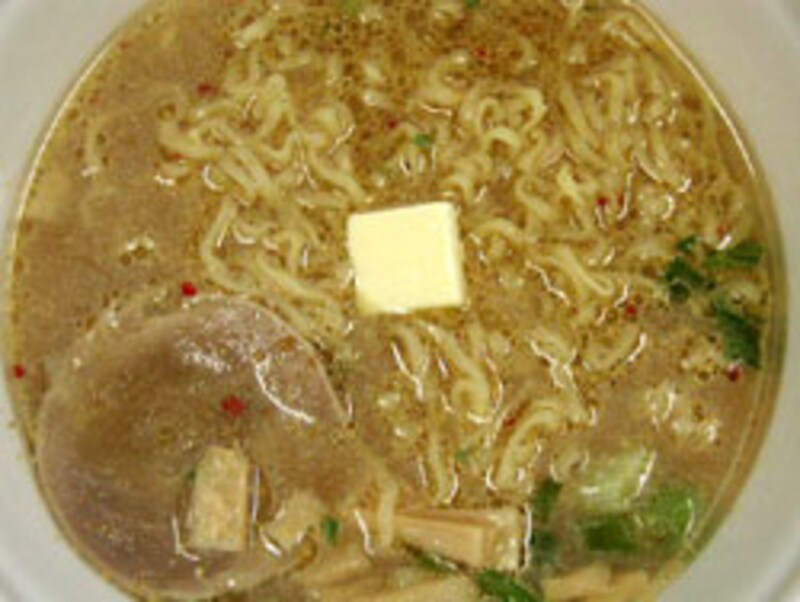 東洋水産 マルちゃん 味噌カレーミルクラーメンのでき上がり