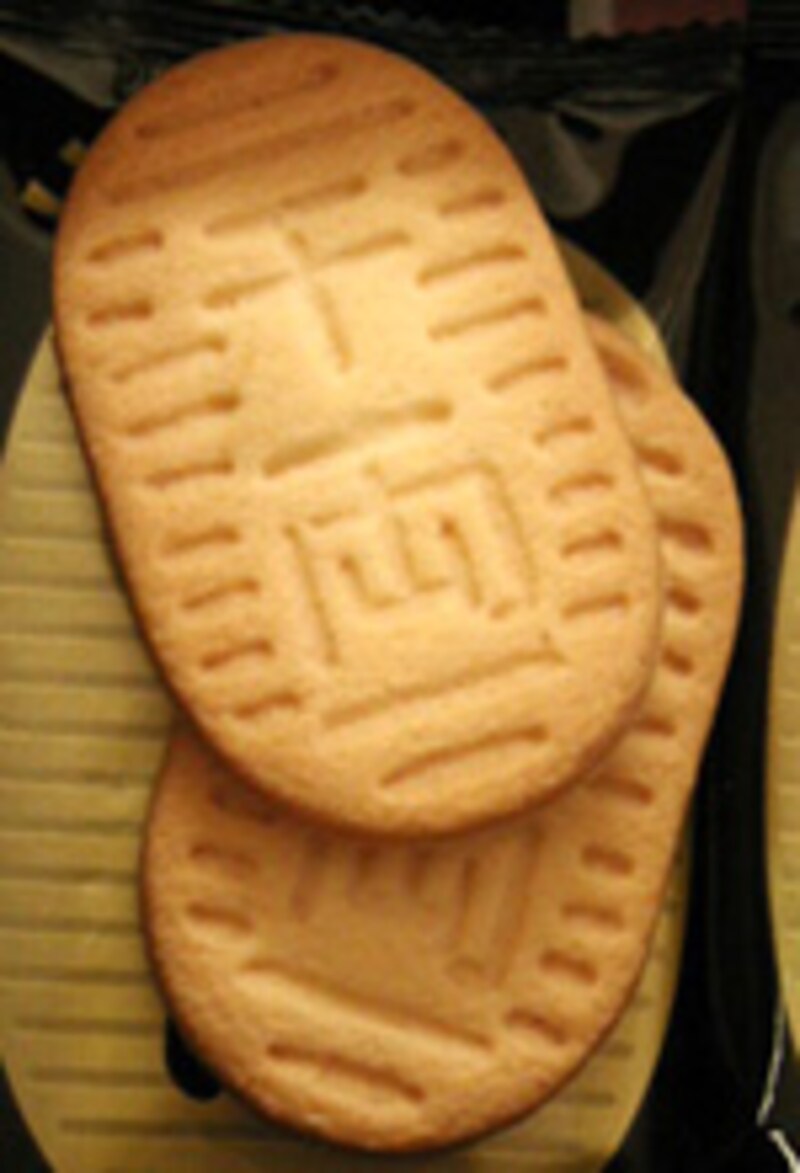 新潟交通商事 越後屋お主もなかなかの悪タヌキよのぉ 小判型クッキー