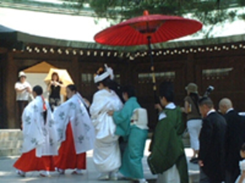 エリカ様に見習う“和モダン”花嫁