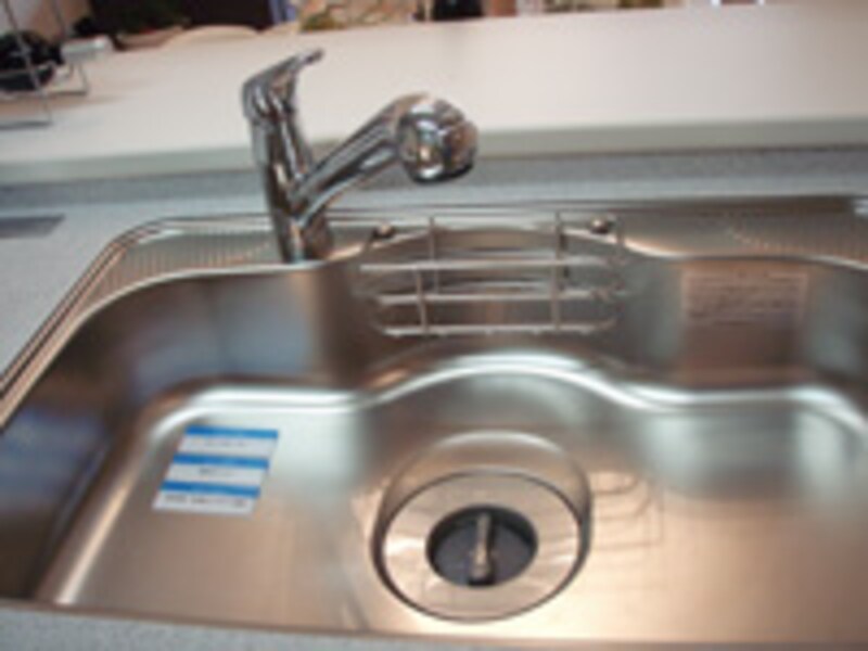 ディスポーザー、オールインワン浄水栓、静音シンクの3セット。