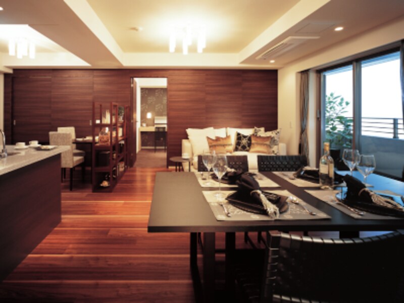 リビング・ダイニングルーム(2009年12月70-Dタイプモデルルームを撮影したもで家具・調度品等は価格に含まれません)