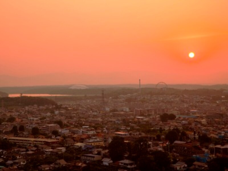 マンション19階より西方向を望む夕景(平成21年6月撮影)