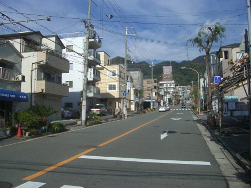 幹線を北へ向く