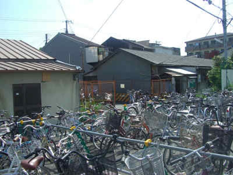 駅前の駐輪風景