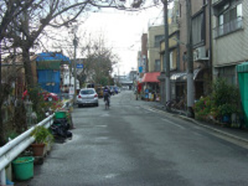 鴨川沿いの街並み