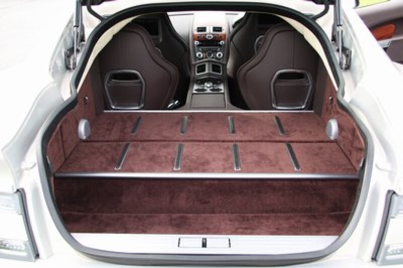 アストンマーティンラピード