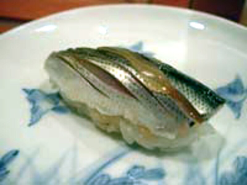 姿も美しい鮨一のコハダ