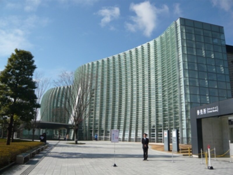 国立新美術館