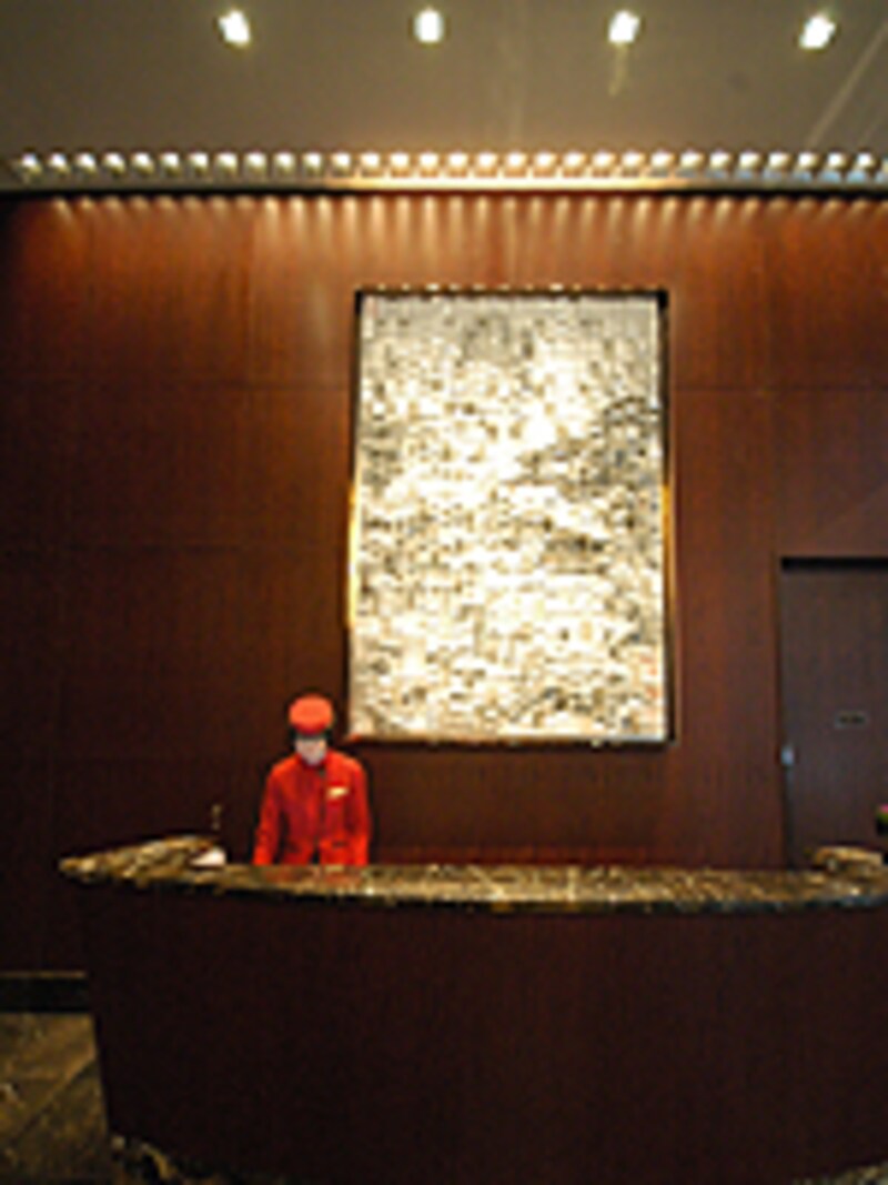 シャングリ・ラ ホテルのエントランス