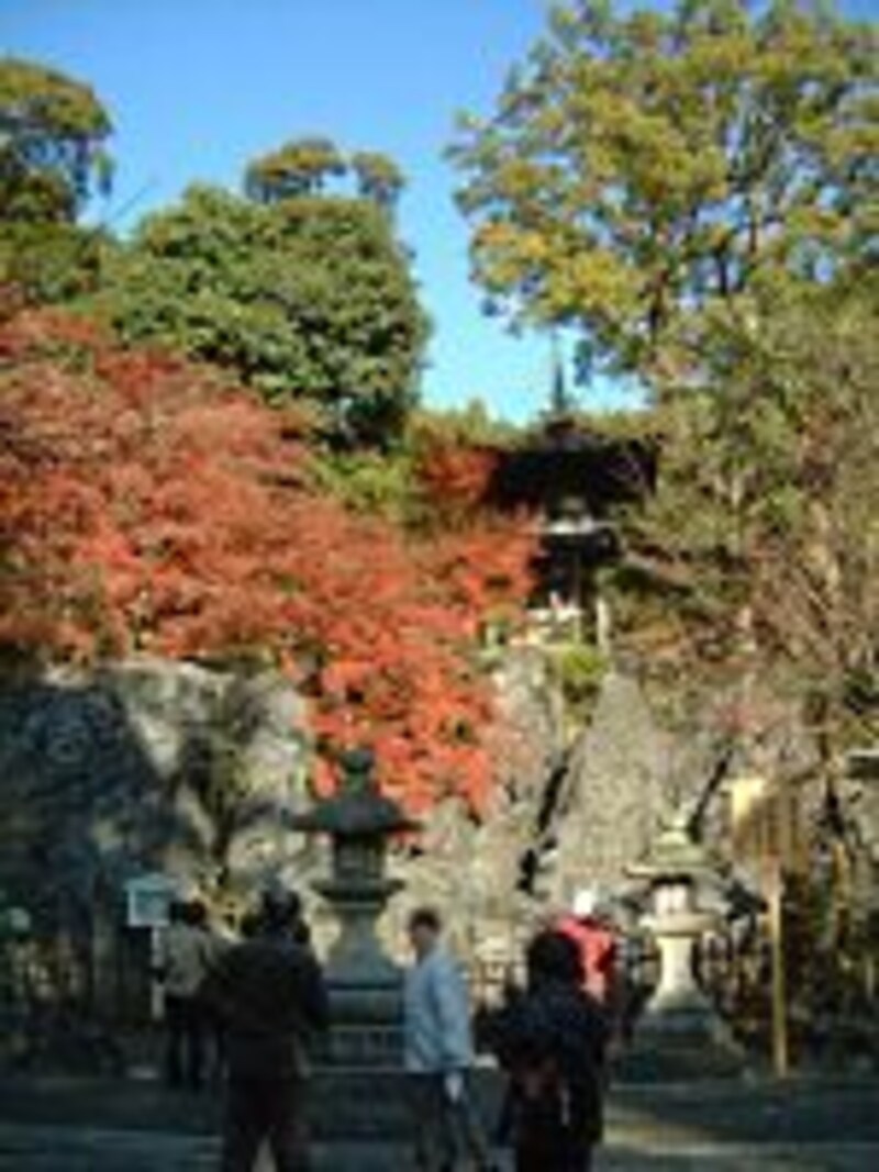 石山寺(3)/多宝塔と珪灰石