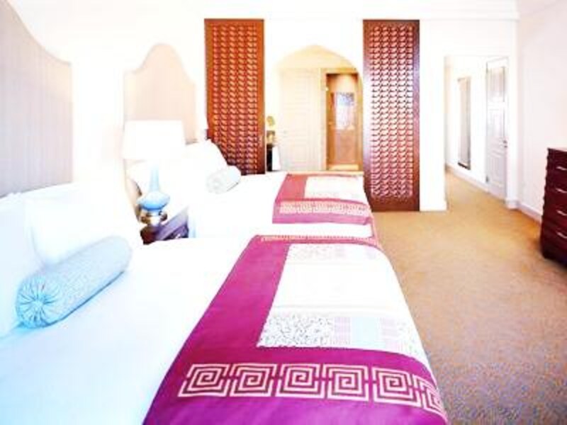 アトランティス・ザ・パームのスタンダードクイーン客室