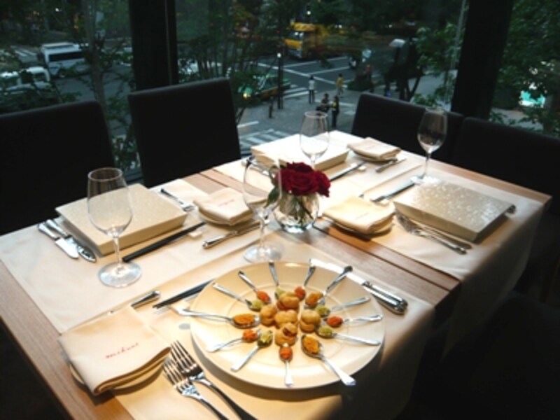 ミクニマルノウチ