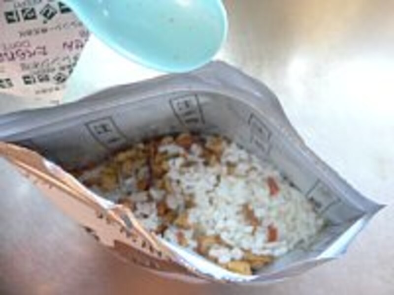水を注ぐ