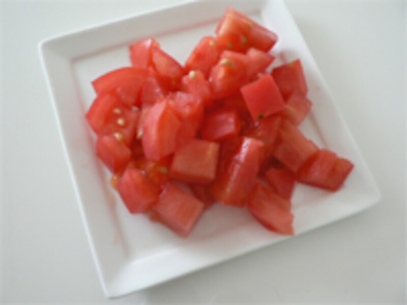 トマトを切る