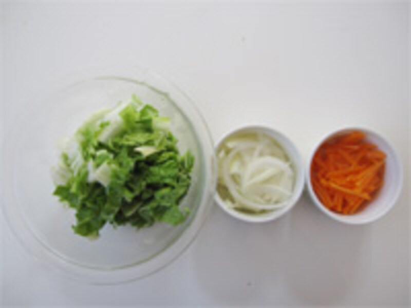 野菜を切る