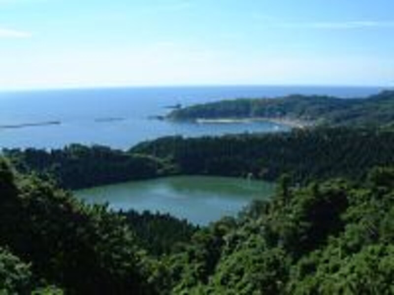 【秋田】男鹿半島・八望台から眺める二ノ目潟と戸賀湾