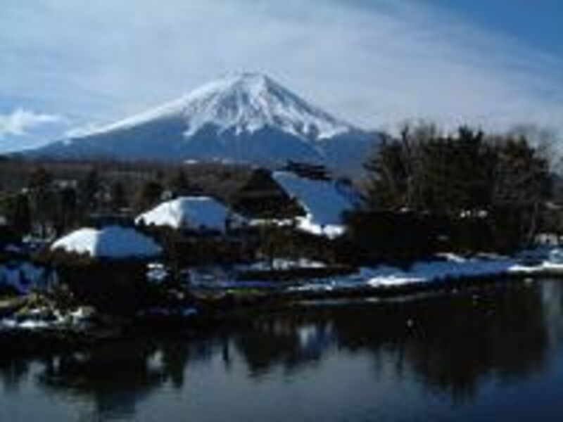 《富士山周辺》忍野八海から眺める富士山