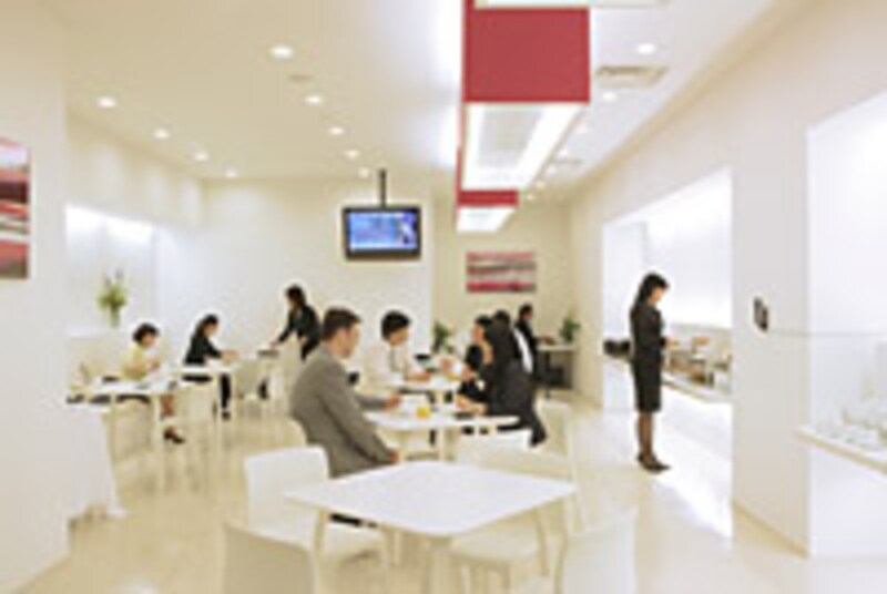 カフェラウンジ