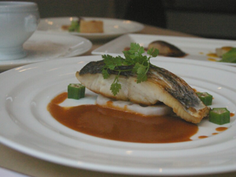 ヴォートルシエージュの鮮魚料理